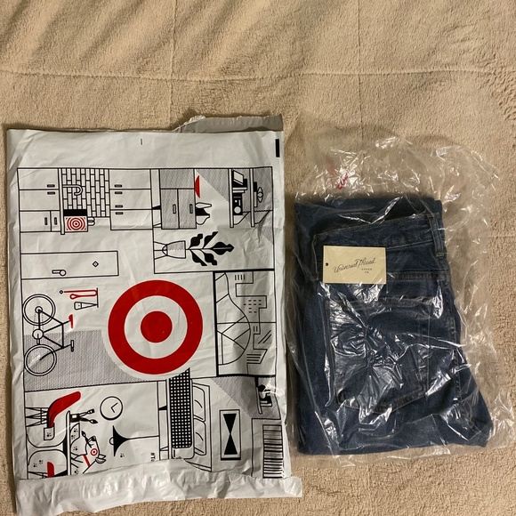 Universal Thread Women's Mid-Rise 80's Slim Fit Jeans - Picture 3 of 9